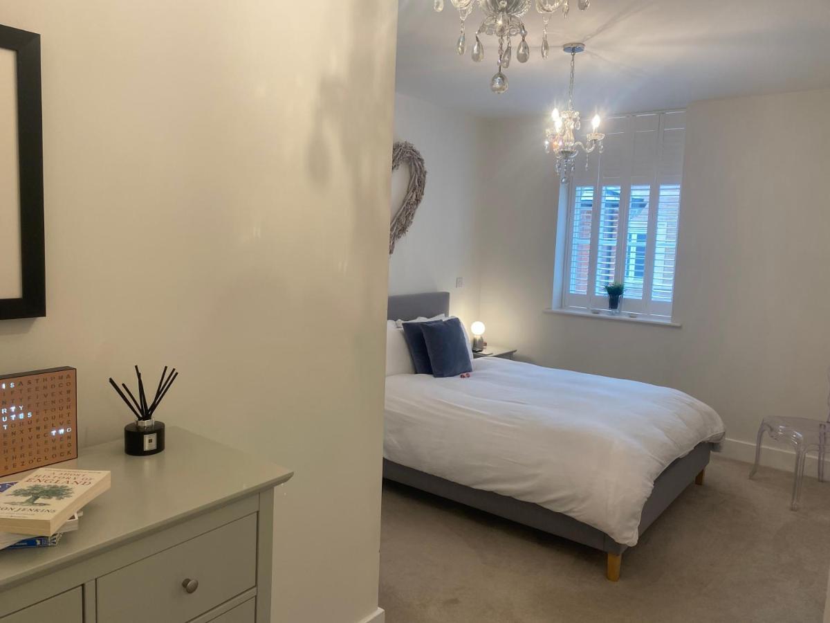 Unrivalled Location - Five Star - Worcester Apartment Exterior foto